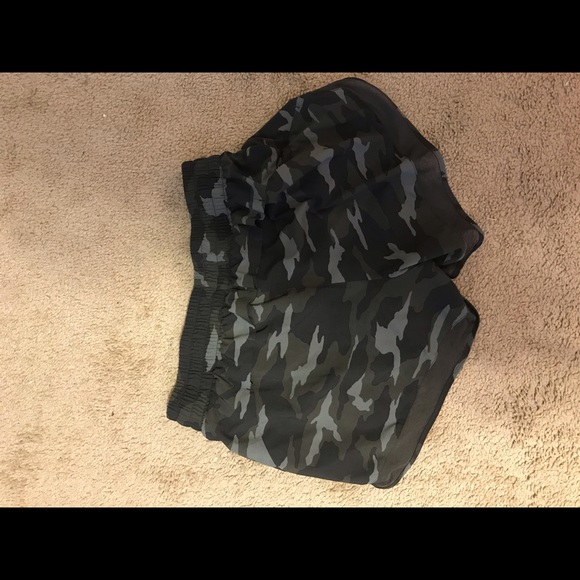 Athleta Printed Mesh Racer Short - Picture 2 of 3